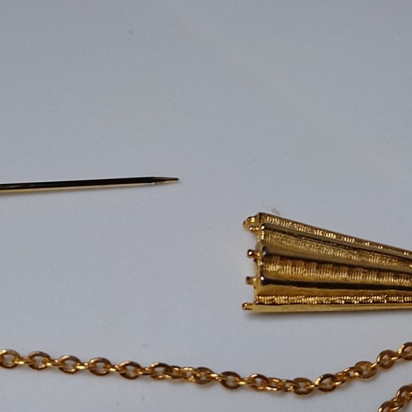 Vintage Closed Umbrella Metal Stickpin Brooch With Chains - Picture 8 of 15